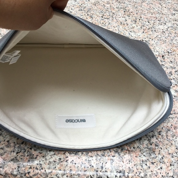 Computer Case - Picture 3 of 3